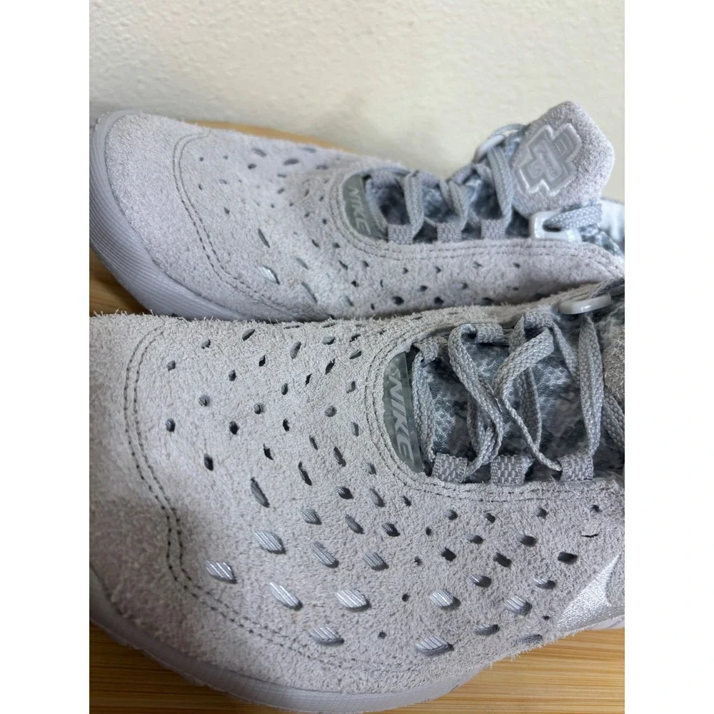 Nike Sneaker 8 Free Run Trail Shoes Neutral Gray CW5814-002 Suede